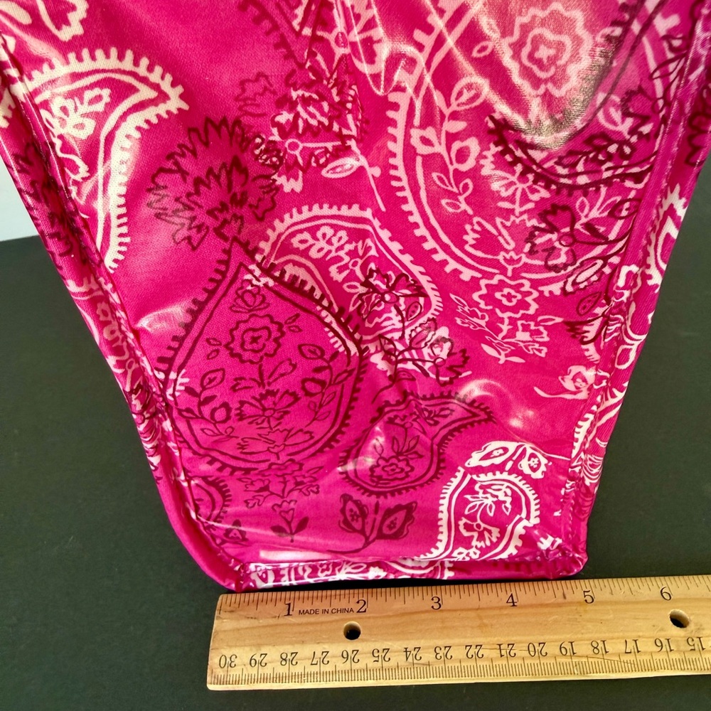 Vera Bradley Hot Pink Paisley Insulated Lunch Tote - Picture 3 of 5